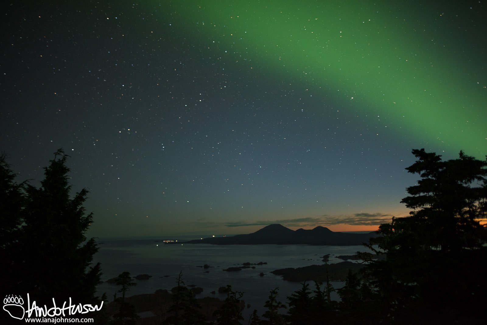 Aurora Borealis, Sitka Alaska, Harbor Mountain, Green Aurora, Purple Aurora, Ocean, Mountains