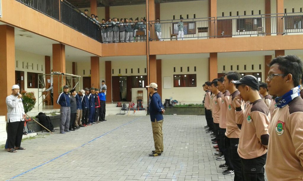 Mukhoyyam Kelas 10 dan 11 Diberangkatkan, Ini Pesan Direktur PPTQ Ibnu Abbas  – PPTQ IBNU ABBAS KLATEN