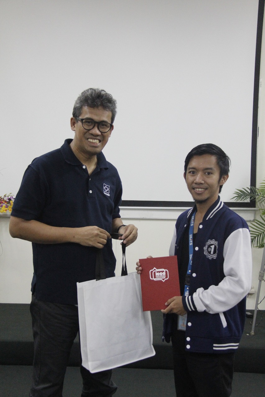 MENGANGKAT MATERI LOMBA DENGAN AHA MOMENT