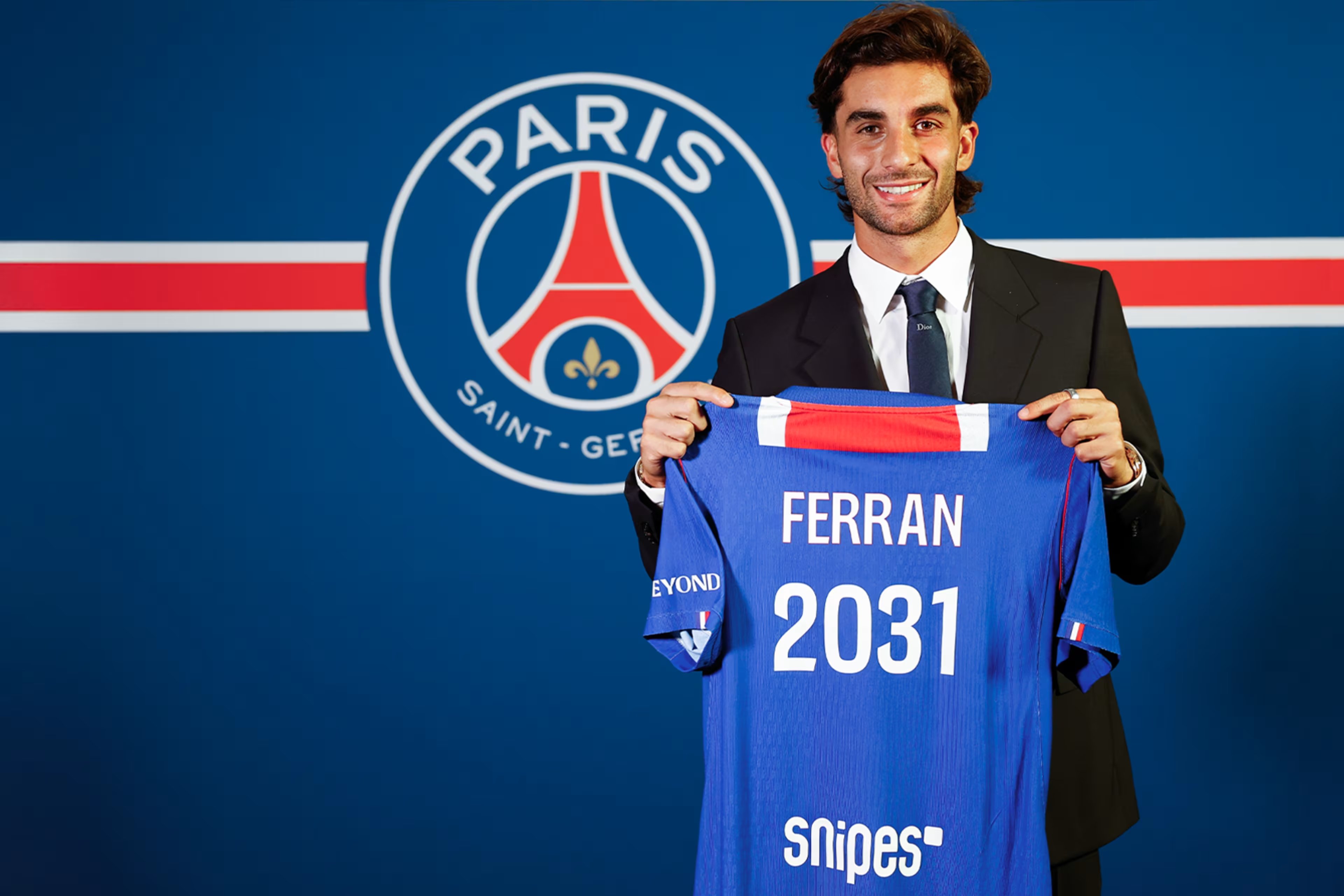 PSG confirm €55m signing of versatile attacker Luis Enrique knows