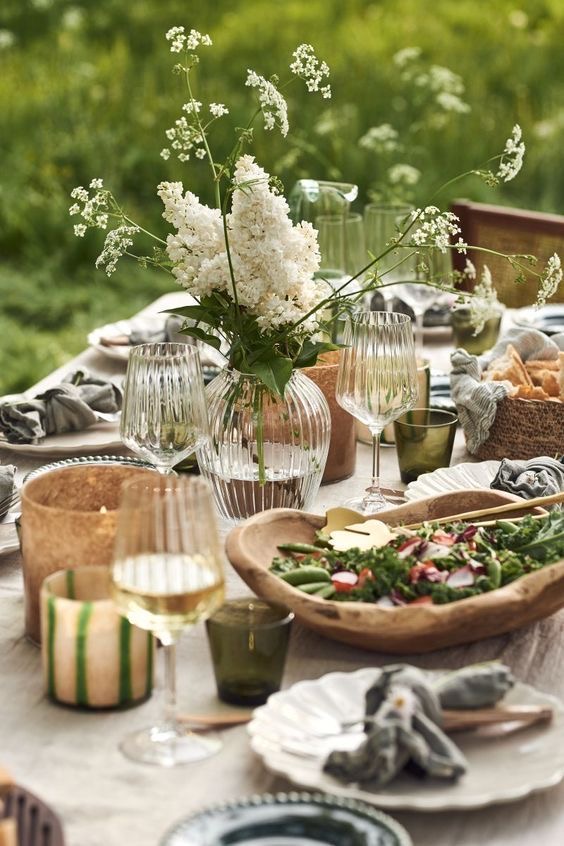 How to Elevate Your Summer Hosting & Entertaining Tips