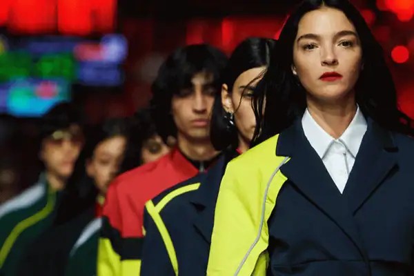 Ferrari Rilis Koleksi Runway Perdananya dengan Menggandeng Desainer Rocco Iannone