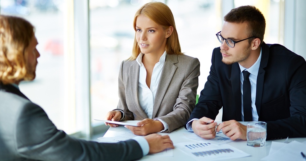 Sebuah wawancara panel, juga dikenal sebagai wawancara dewan, adalah wawancara yang dilakukan oleh tim pewawancara (biasanya dua atau tiga), . Jawaban Yang Tepat Untuk Kekuatan Dan Kelemahan Saat Wawancara Kerja Idcloudhost