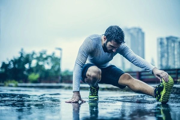 Dilakukan Sebelum Olahraga, Inilah 10 Manfaat Pemanasan (Stretching)