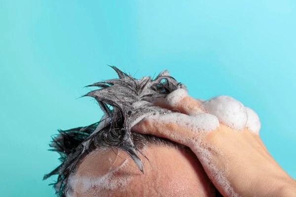 Benarkah Mandi di Malam Hari Berbahaya Bagi Kesehatan?