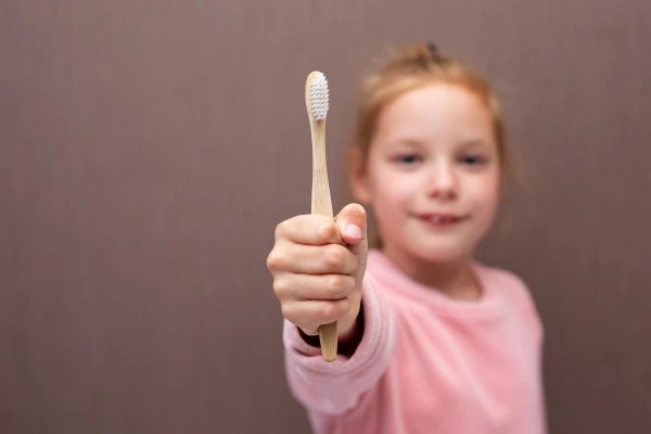 Begini Cara Memutihkan Gigi Dengan Bahan Alami Efektif dan Mudah