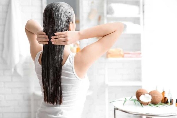 Cara Meluruskan Rambut dengan Bahan Alami dan Mudah