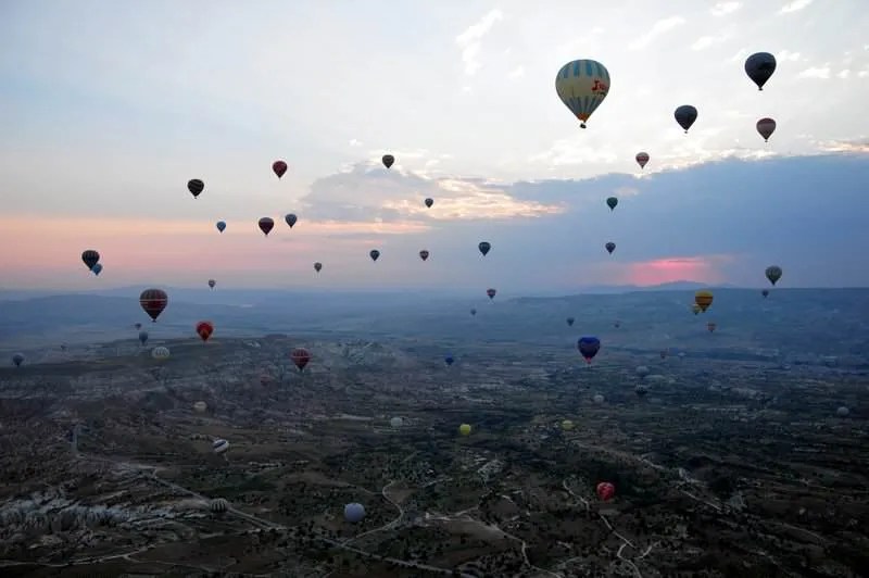 Contoh mewarnai gambar balon udara selain pesawat terbang helikopter dan jet . Serunya Menjelajahi Langit Cappadocia Turki Dengan Balon Udara Harja Saputra