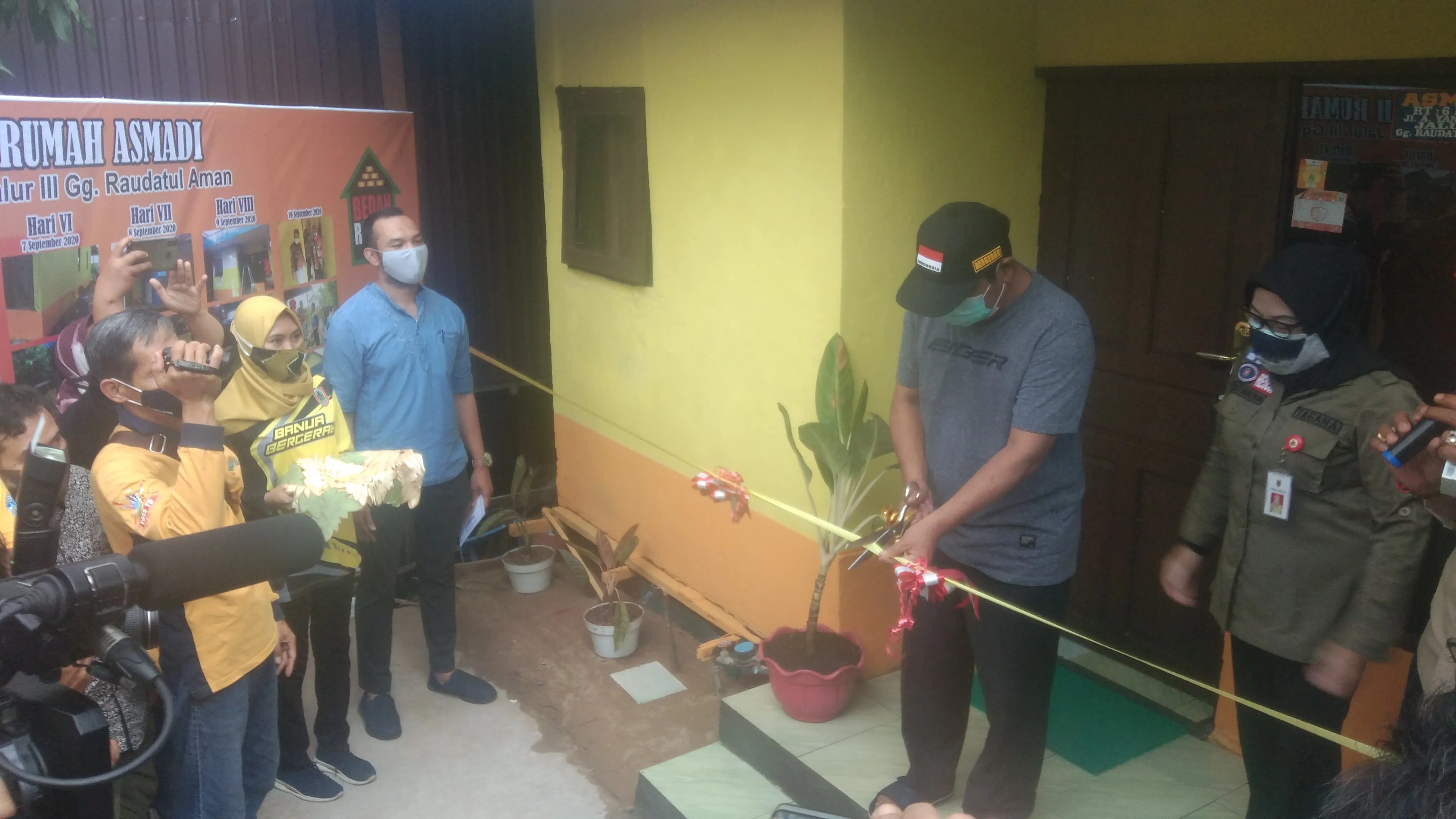 Dilengkapi Perabot, 63 Keluarga Miskin di Kalsel Dapat Bantuan Bedah Rumah  - starbanjar.com