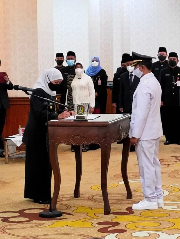 LANTIK BUPATI-WAKIL BUPATI PACITAN DI SURABAYA