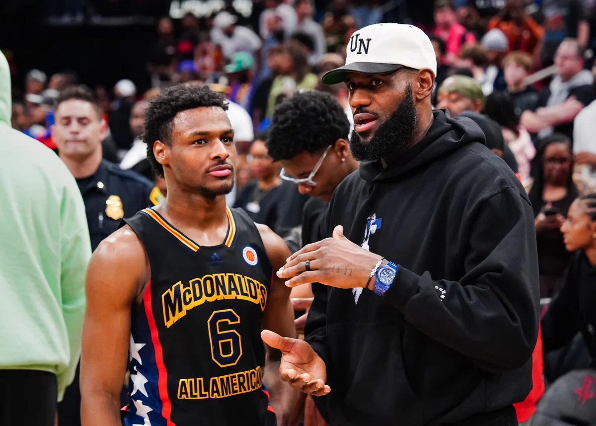 LeBron James Sacrificing Purse After ‘PR Smoke’ a Huge Loss Amid Bronny’s Draft, Says Gilbert Arenas: “Why Isn’t the Real Billionaire Taking a Pay Cut”