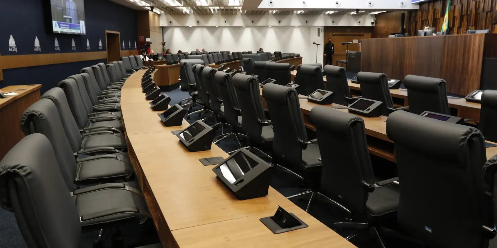 Pacote do Legislativo do Rio expõe pretos à discriminação, diz fórum