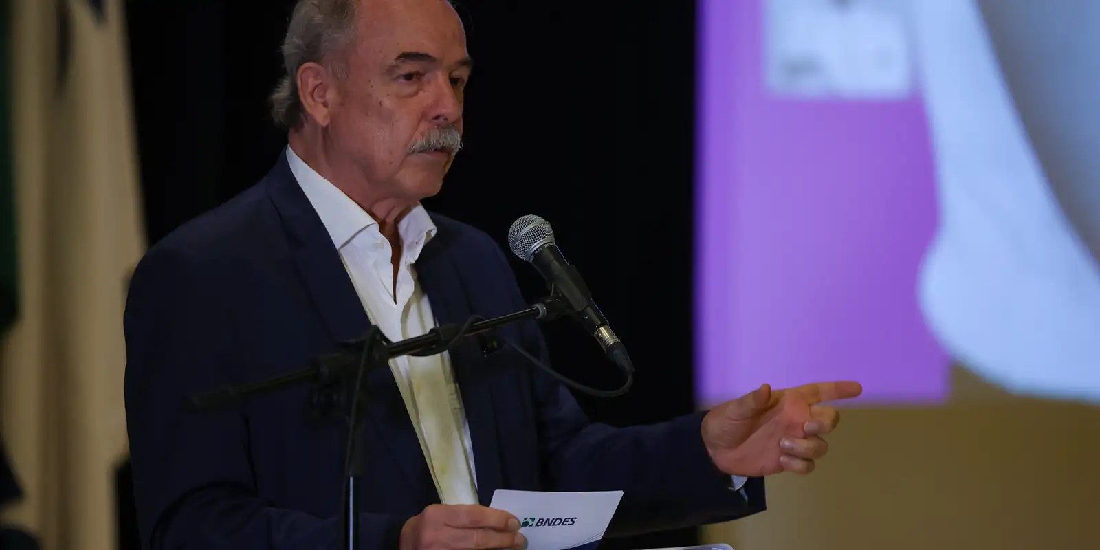 Na Mesa com Datena recebe o presidente do BNDES, Aloizio Mercadante