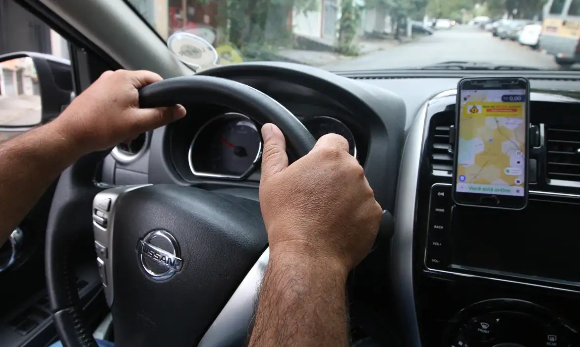 Motorista de aplicativo fica mais vulnerável a endividamentos