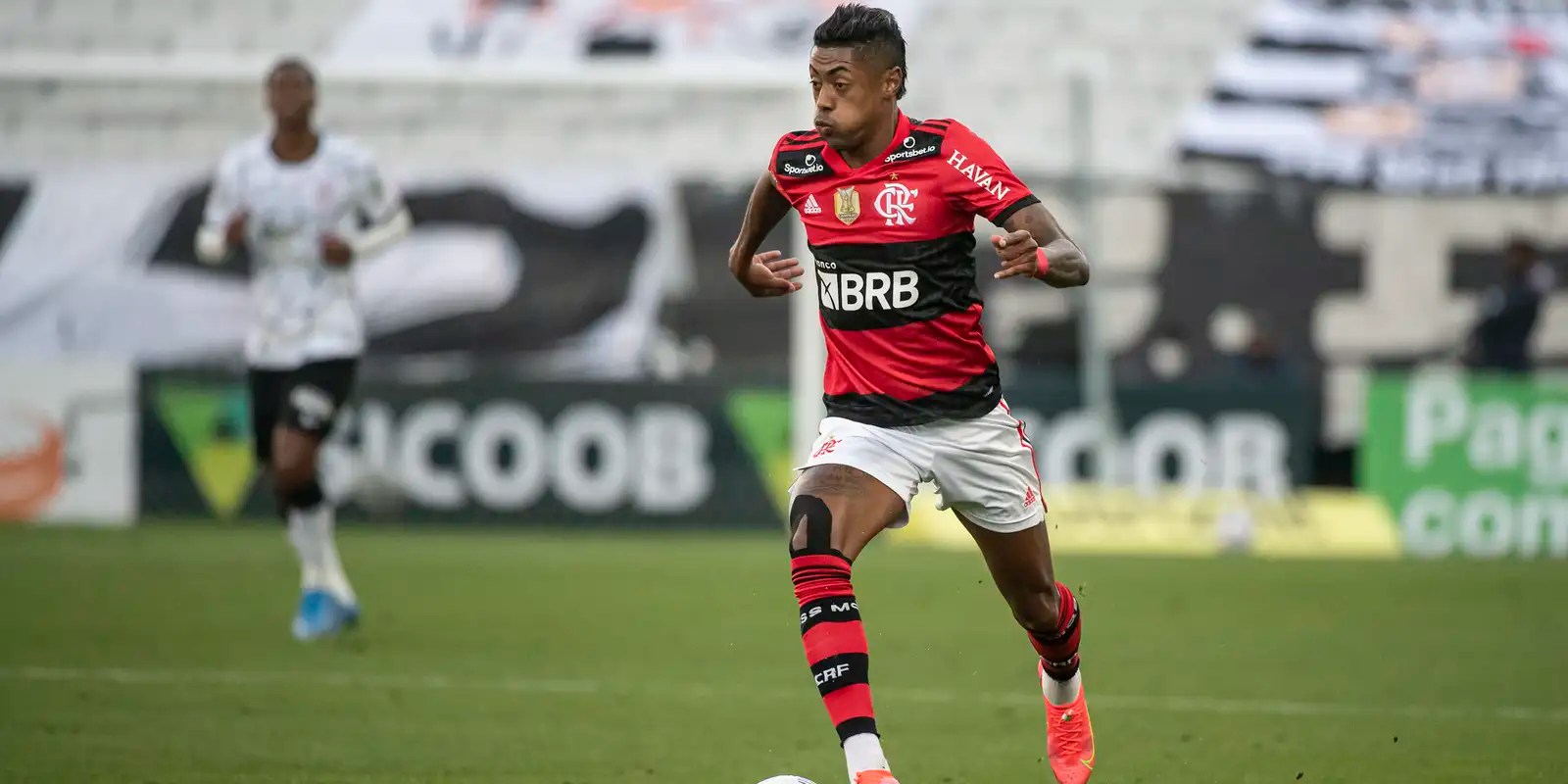 Justiça torna Bruno Henrique réu por estelionato