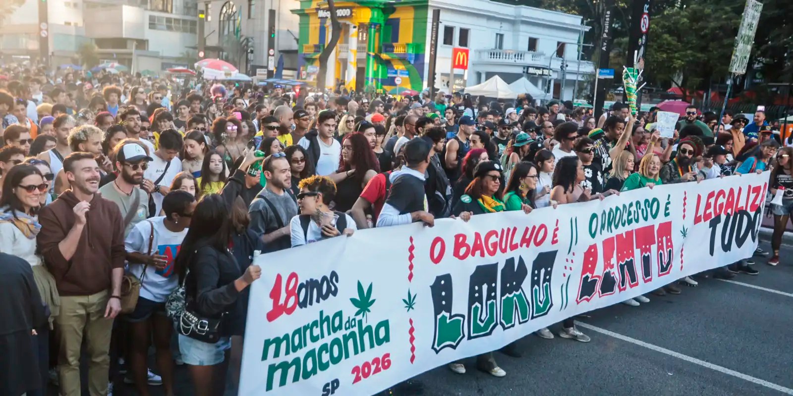 Marcha em São Paulo pede legalização da maconha