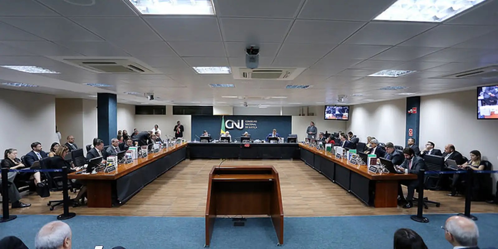 CNJ ordena reintegração de desembargadores que atuaram na Lava Jato
