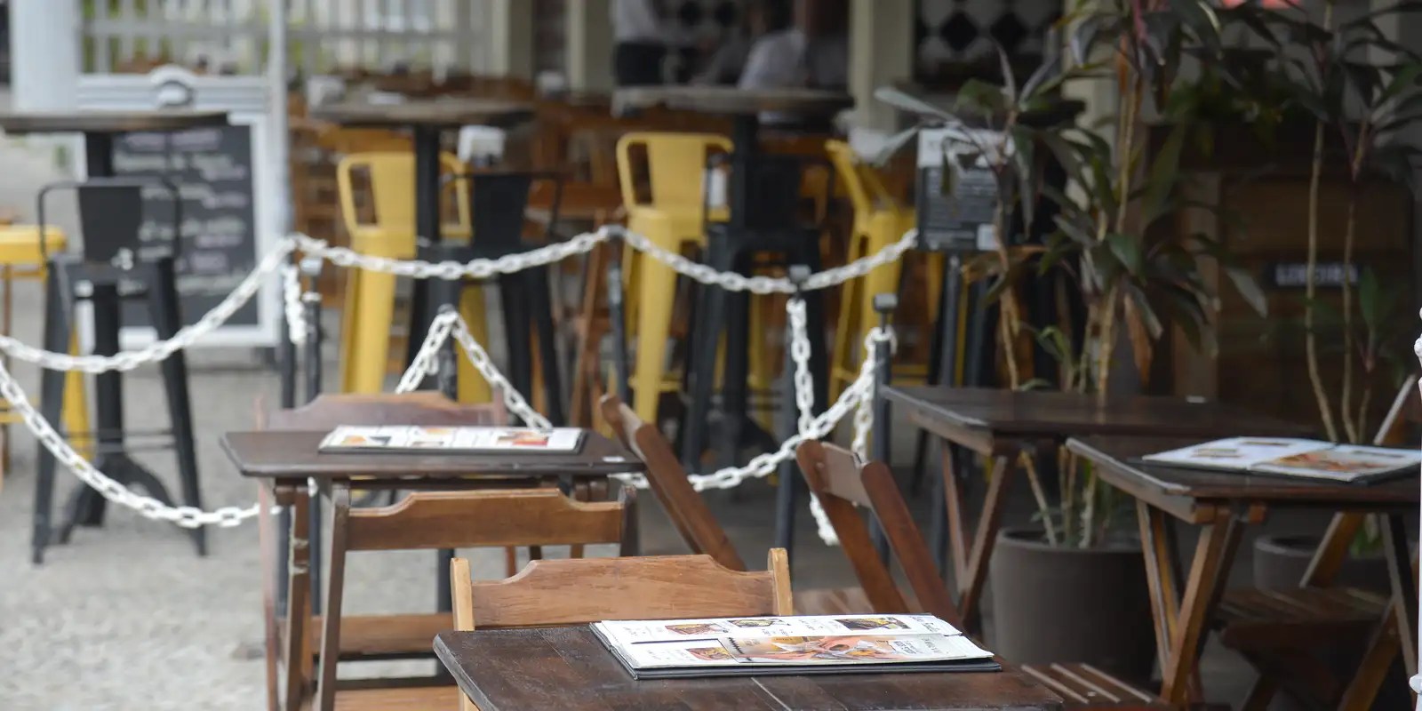 Número de bares e restaurantes com prejuízo em janeiro aumenta 60%