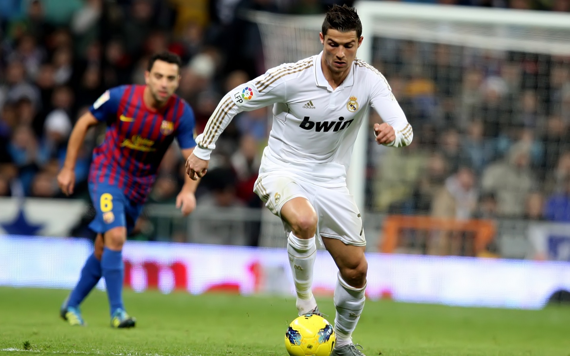 Cr7 Ronaldo Images . Cristiano Ronaldo dribbling the ball in a match against ...
