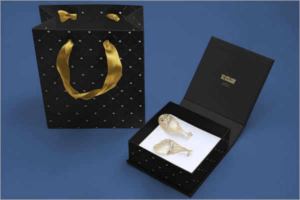 This mockup featuring box packaging design for jewelry selection of rings, necklaces, bracelets, and gems. 118 Realistic Psd Gift Box Mockups Designs Free Templates