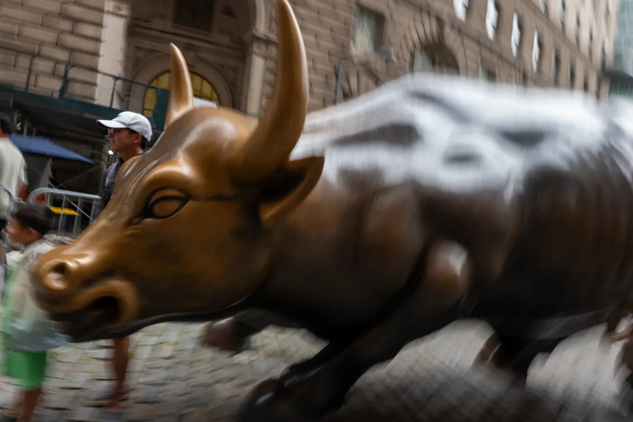Investors bid up for Bullish’s IPO as the CoinDesk parent gets set to go public