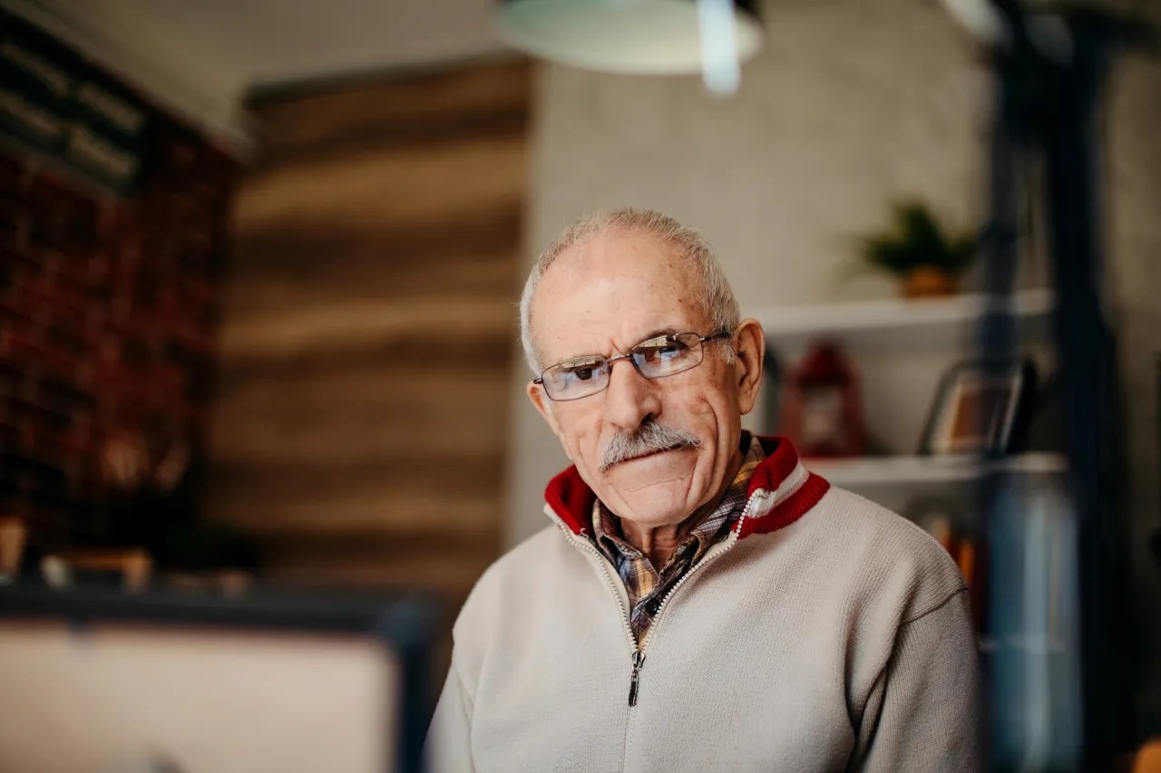 « Je ne pense pas que j&rsquo;atteindrai 80 ans » : j&rsquo;ai 70 ans et je suis célibataire. Dois-je contracter un prêt hypothécaire inversé ou un accord sur la valeur nette de mon logement ?