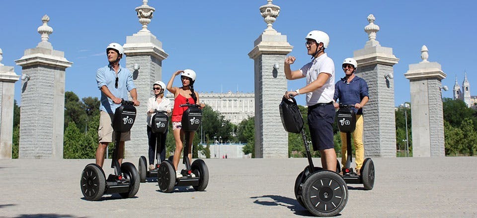 In kurzer zeit die schönsten sehenswürdigkeiten der stadt ✓ in den engste gässchen der stadt gut navigieren ➤ barcelona segway tour. Barcelona Ciutadella Segway Tour Musement