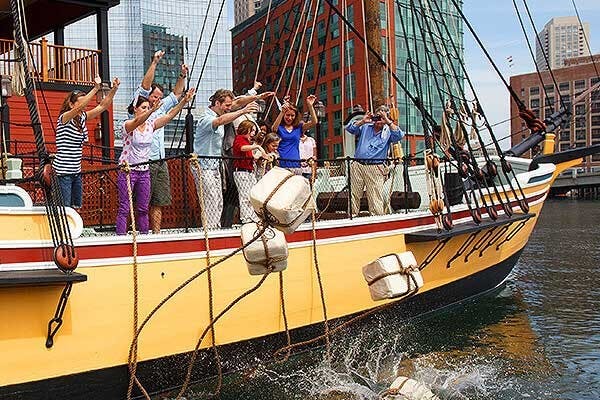 Learn about the events and actions that led to the famed boston tea party before the start of the revolutionary war. Boston Tea Party Ships And Museum Tickets Musement