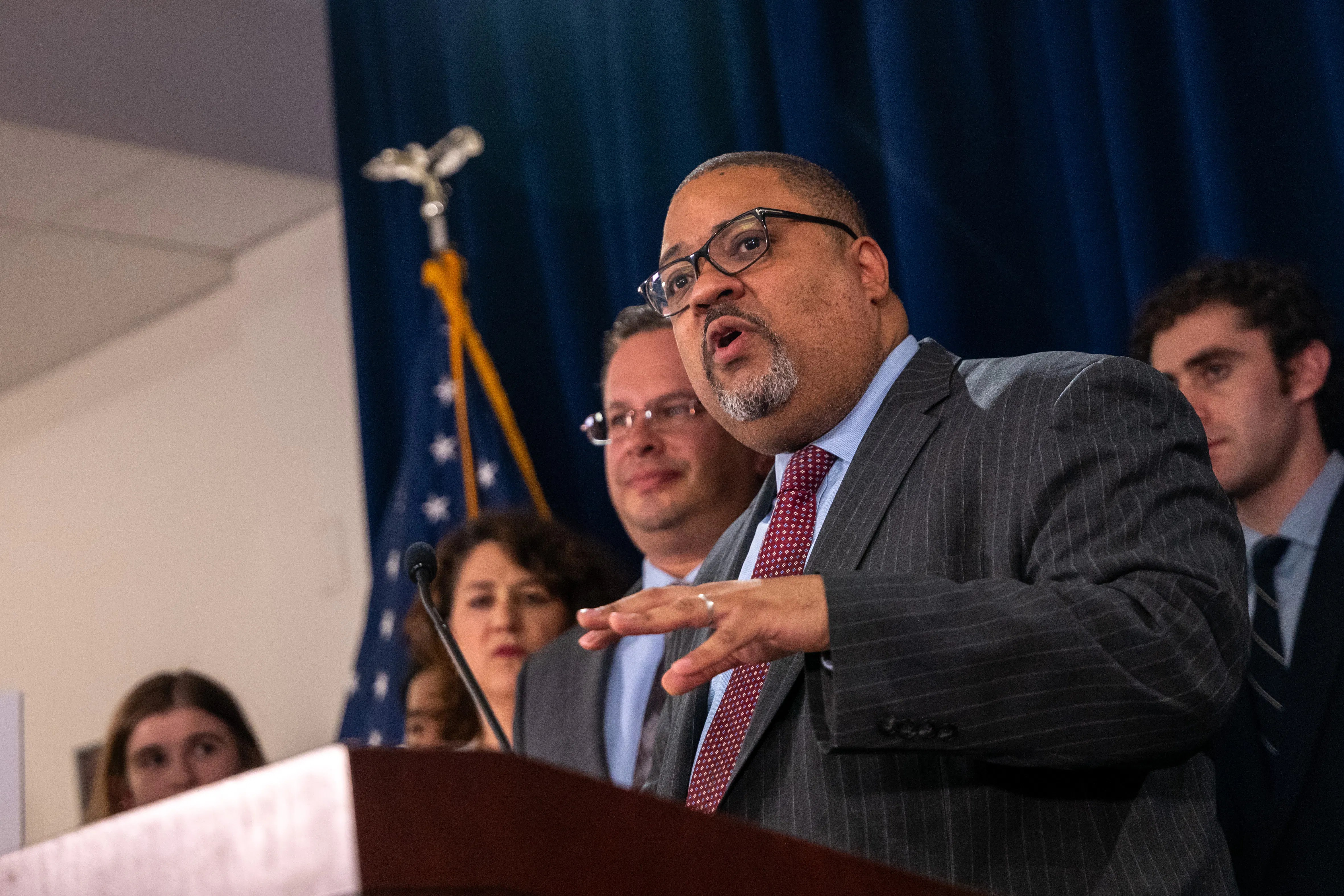 Alvin Bragg Sounds Alarm Bells on Threat of Trump With No Gag Order