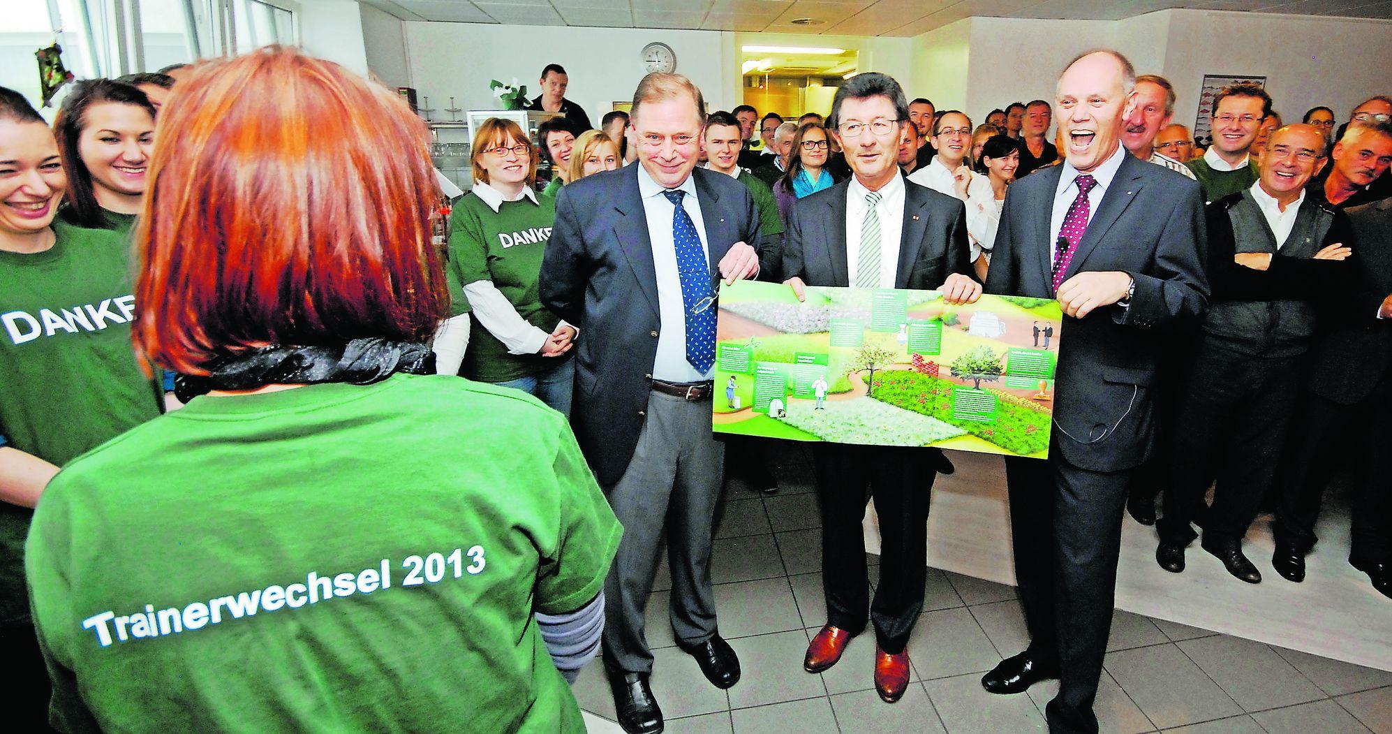 Die nürnberg falcons beenden den negativlauf von neun niederlagen am stück. Das Tee-Team sorgt fÃ¼r âGÃ¤nsehautâ bei Helmut Hack