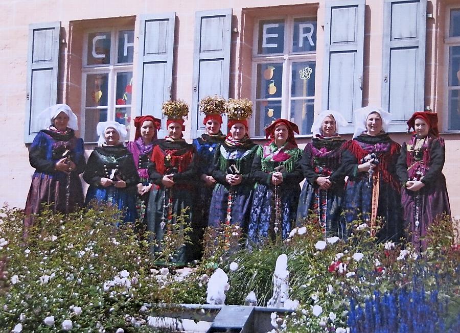 Hallerndorf news ▷ lokalnachrichten aus hallerndorf ✓ hier finden sie aktuelle, regionale und lokale news, informationen, bilder und videos ✓ von . Hetzleser Tracht soll nicht in Vergessenheit geraten