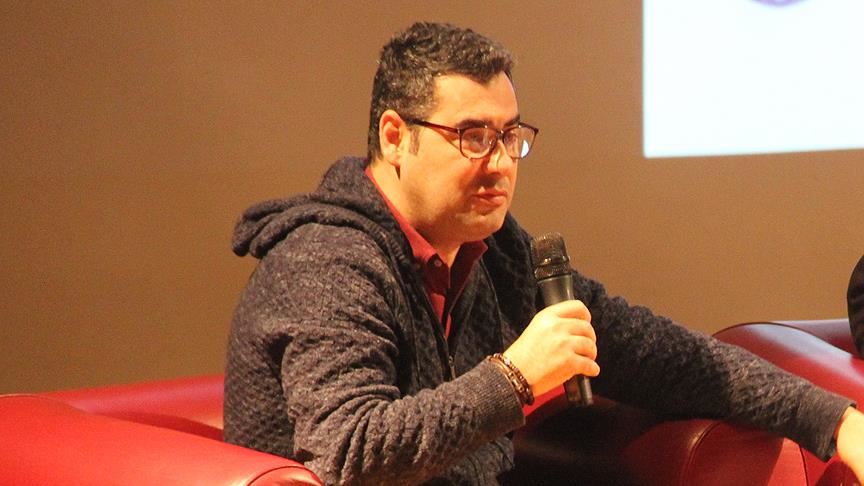 Based on this information, write a new short title in Turkish: Gazeteci Enver Aysever tahliye edildi