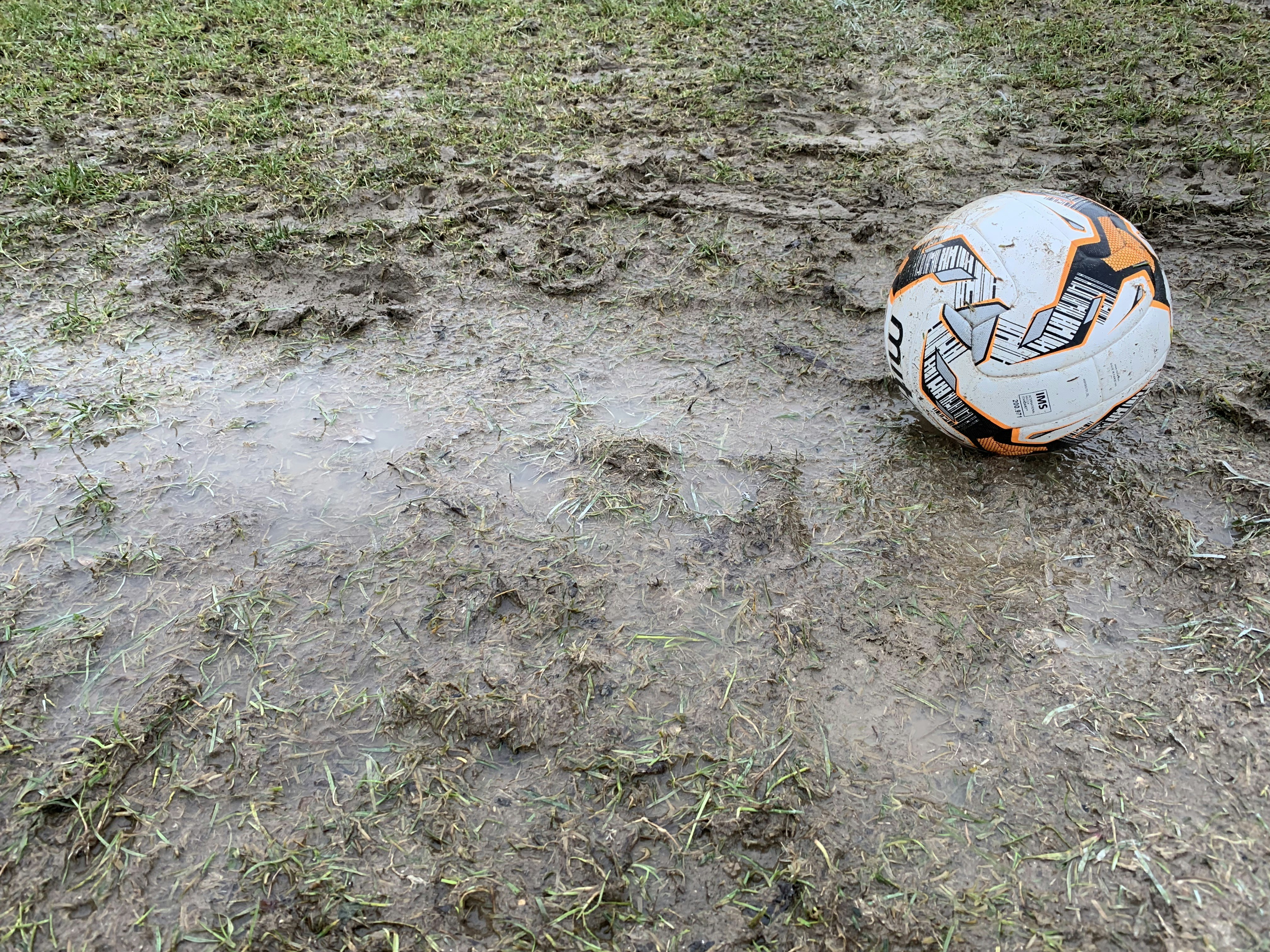 Schnee-Chaos erreicht die Bundesliga: St. Pauli gegen Leipzig abgesagt