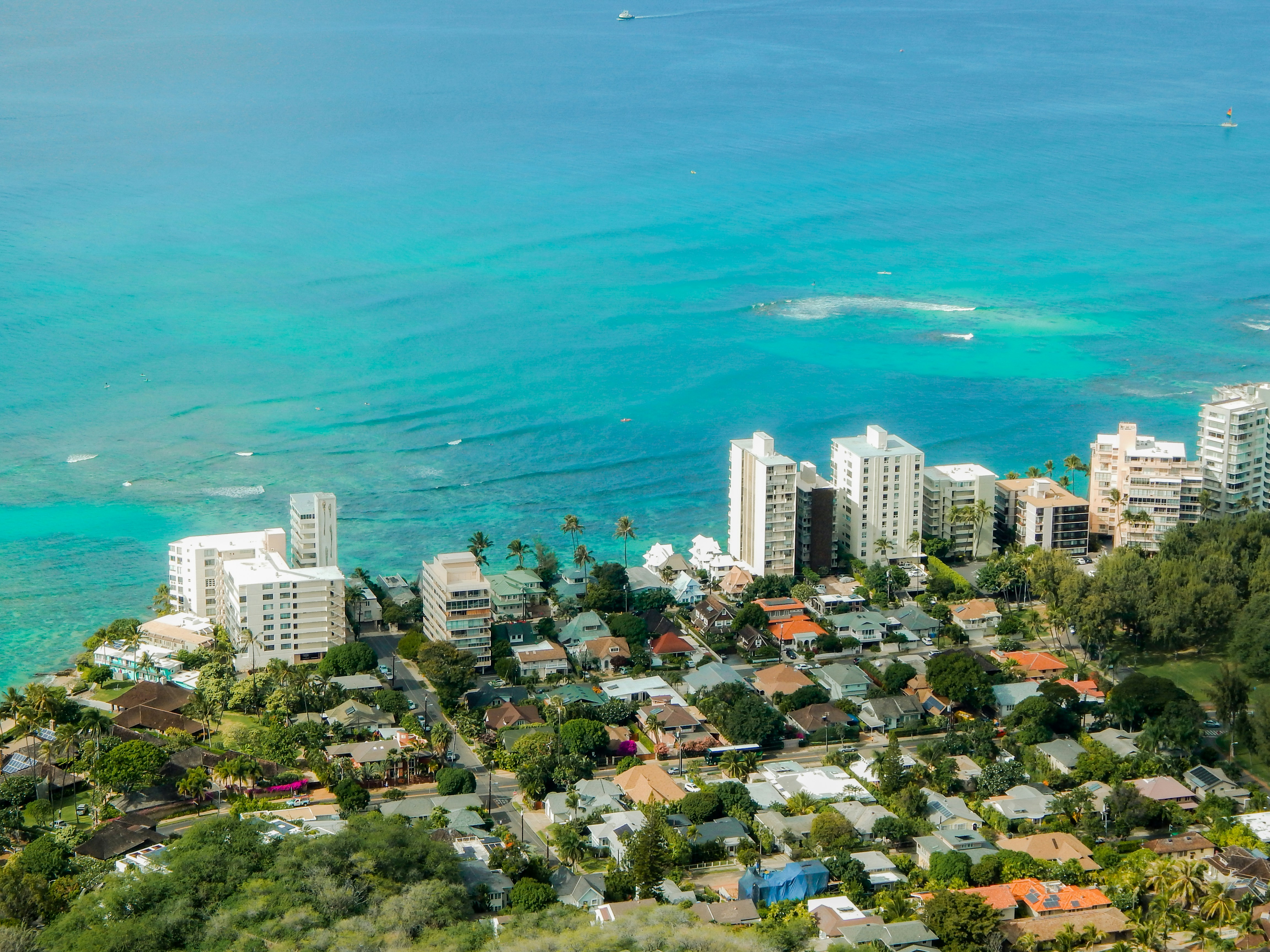 Escape the Hustle: Urban Sanctuaries for Mindful City Retreats