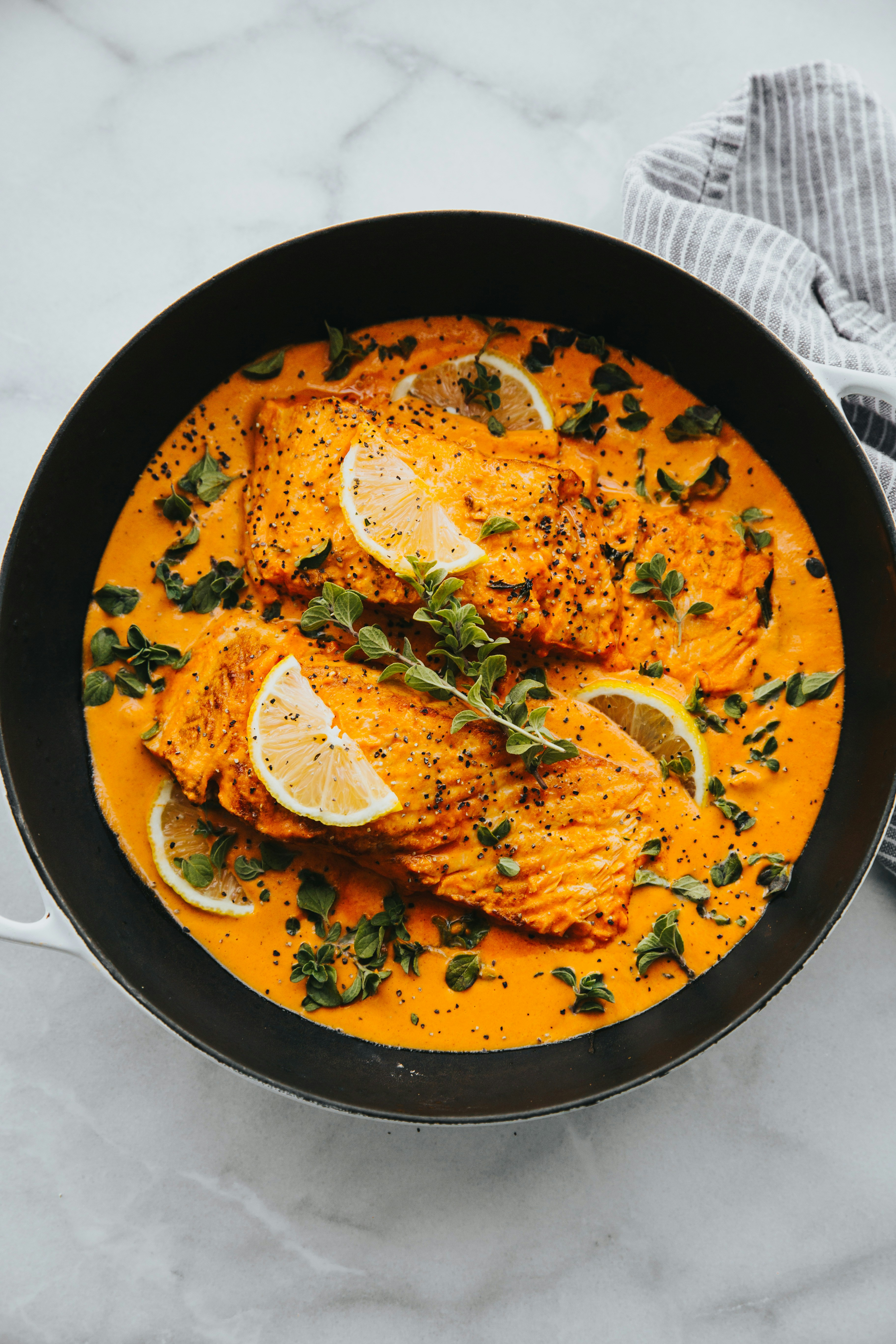 Cine-Carnaval Gourmet: 3 Receitas de Petiscos Fáceis para sua Maratona de Séries