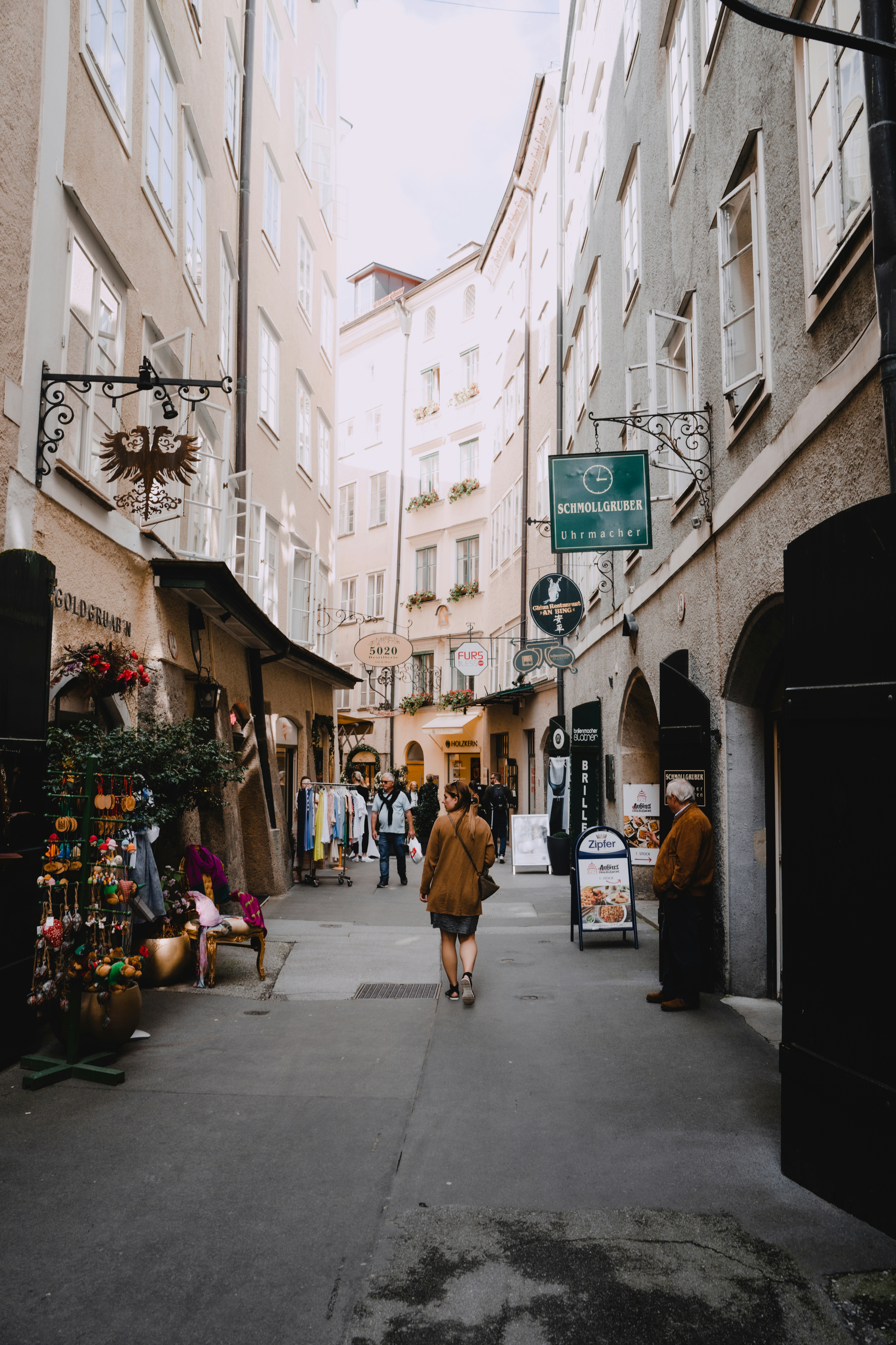 Explore the Globe, One Mall at a Time: Unforgettable Shopping Travel Tours