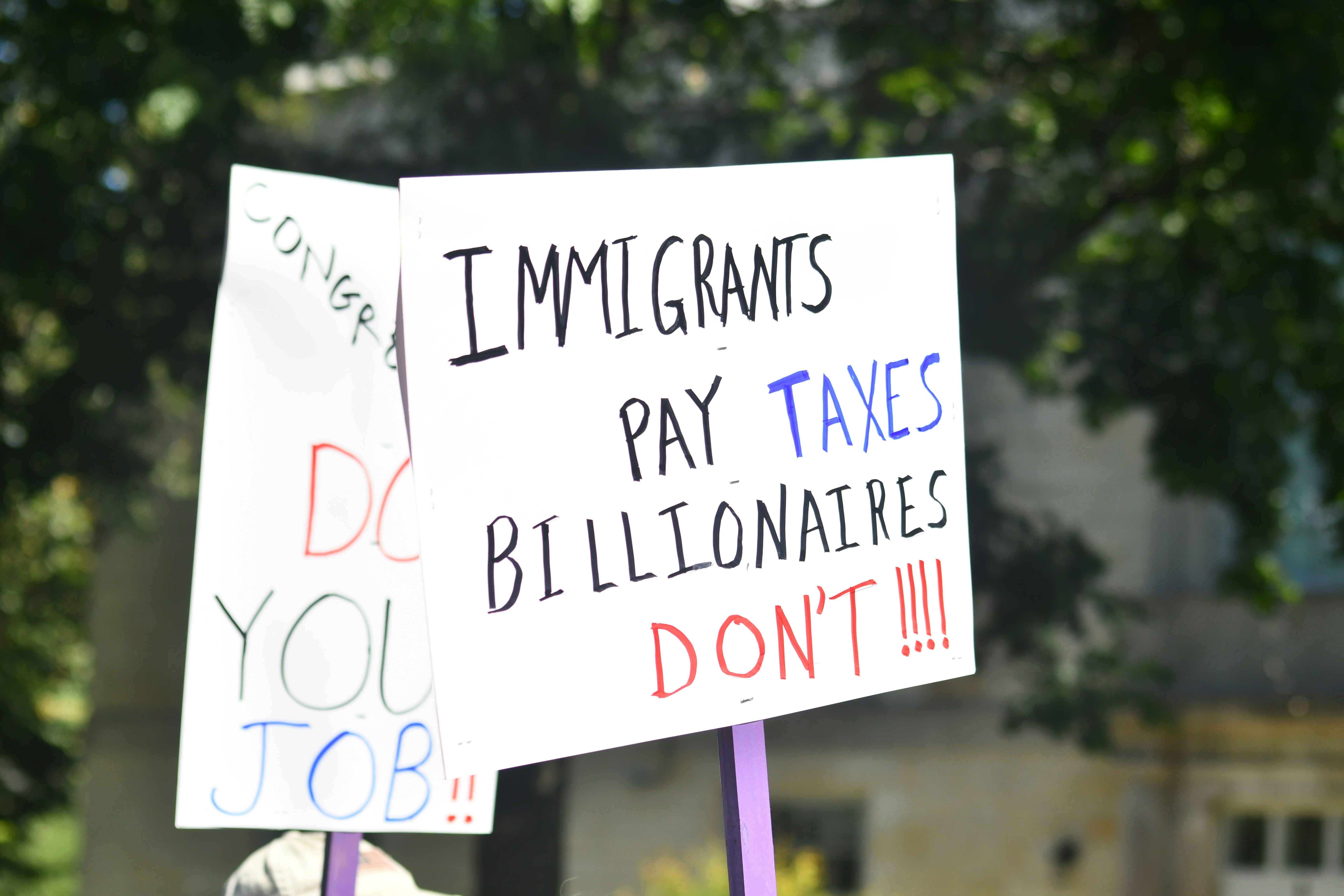 How To Navigate Immigration Laws For Foreign Workers