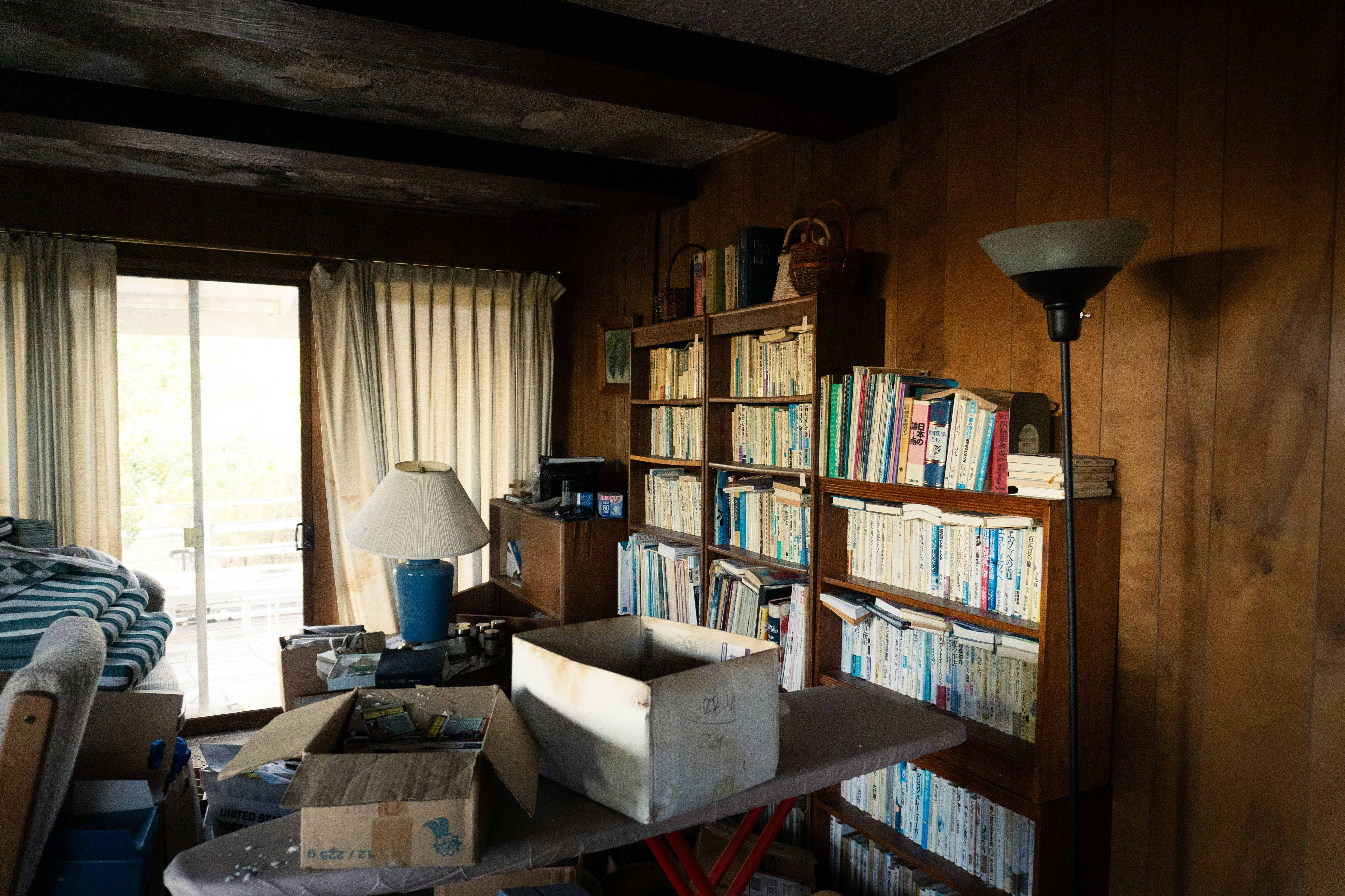 How to Declutter Your Entire Home Without Getting Overwhelmed: A 30-Day Room-by-Room System That Stays Organized