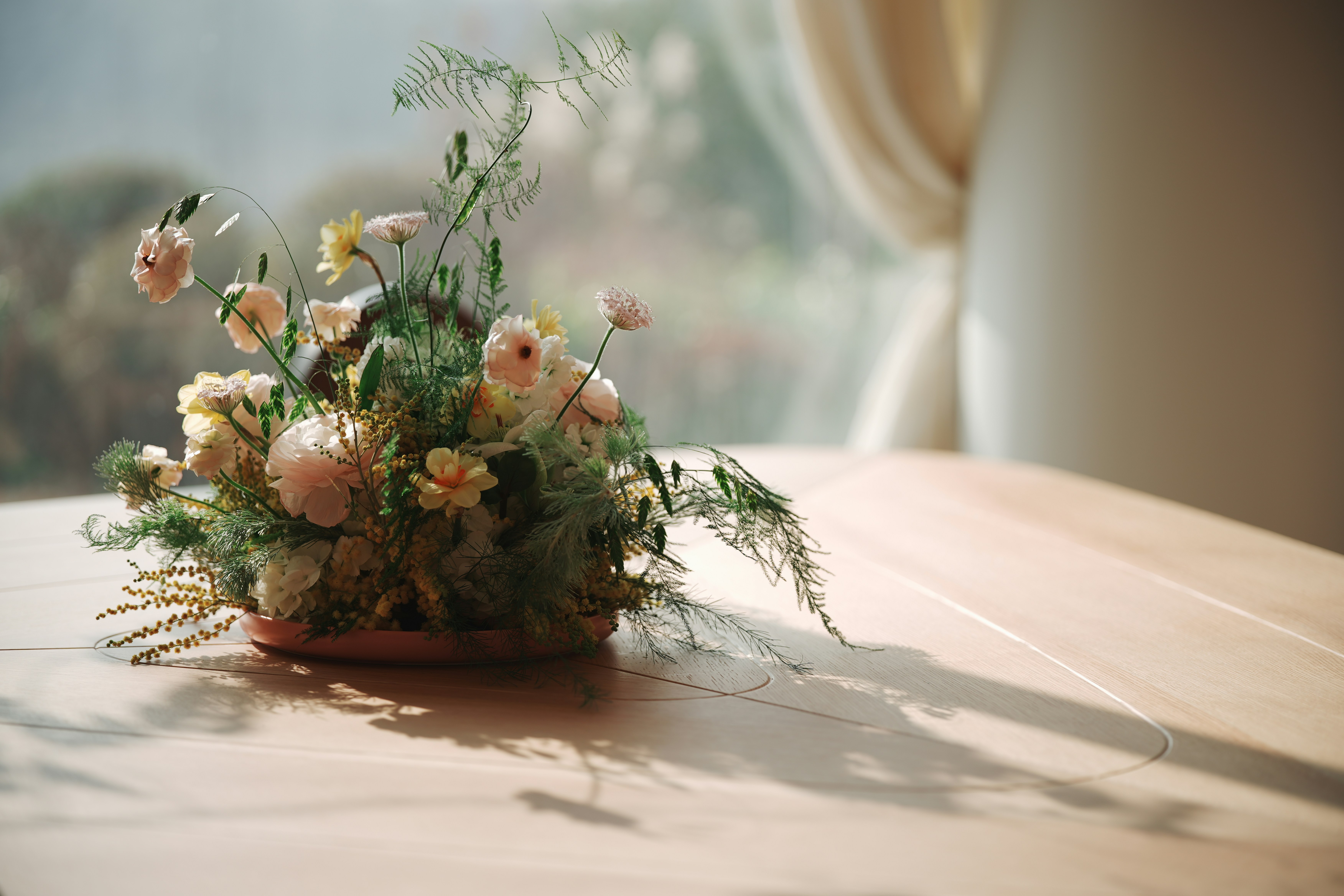 Summer Wedding Flowers Thrive With Heat-Tolerant Blooms and Desert Hues