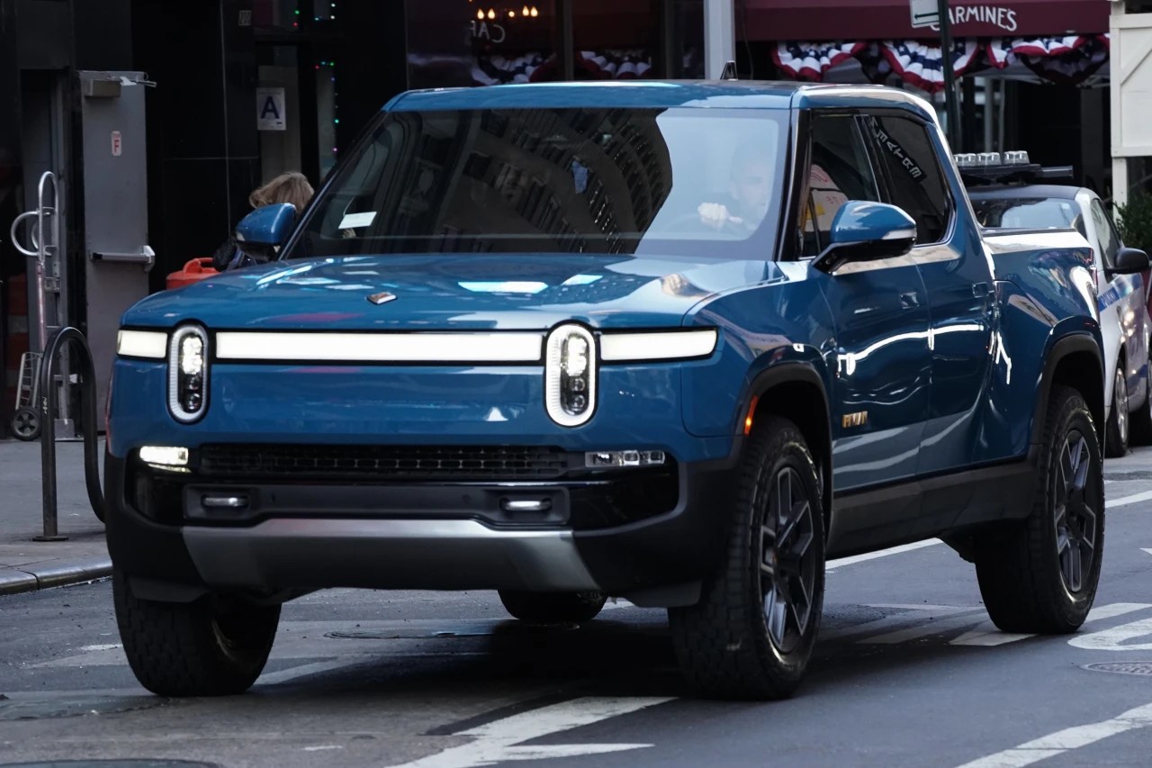 However, the automaker hasn’t introduced the technology to their pickup line. Looking For An Electric Pickup Truck More Options Are On The Way Wsj