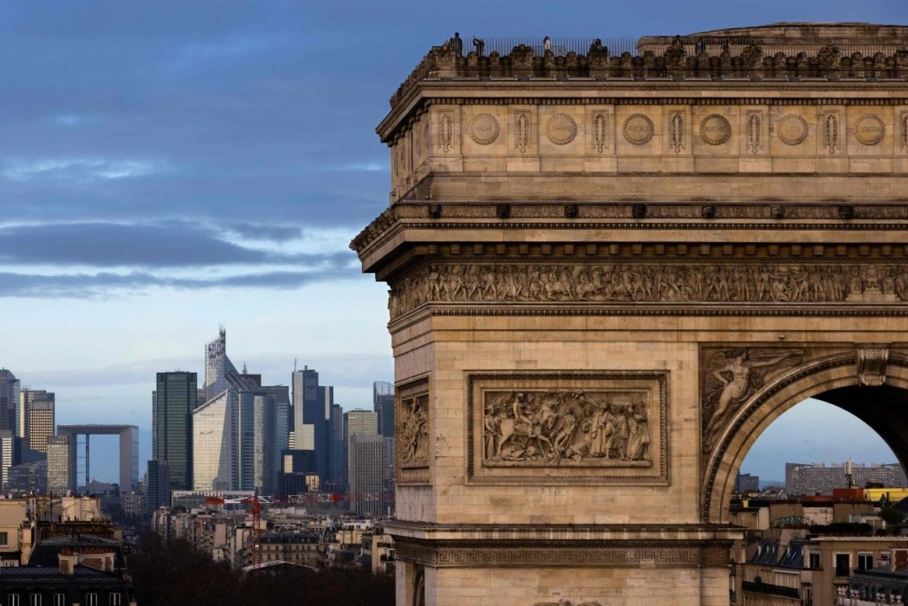 Eurozone Business Activity Picks Up Faster Than Expected
