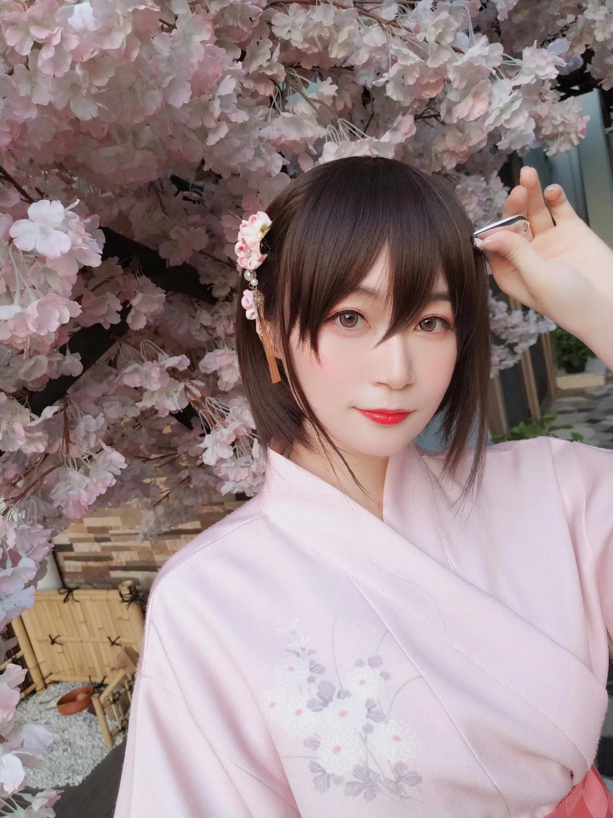 白银81《日式和服》遮不住的雪白胴体(12)