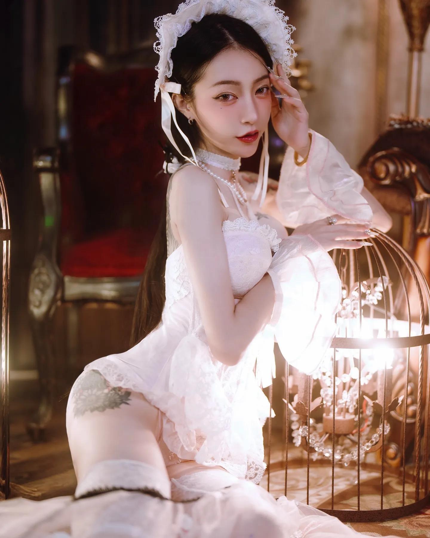 性感魅力「飘哥.」饱满上围太凶猛 火辣S曲线(19)