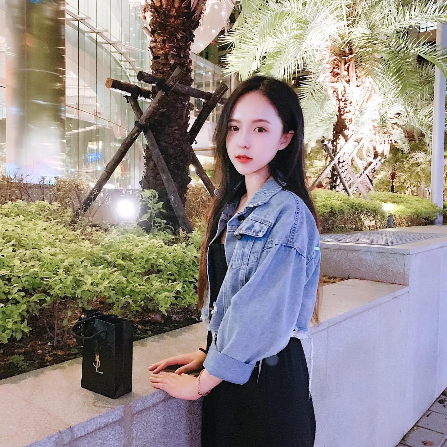 清纯学生妹李优白皙美乳散发著青春的韵味(12)