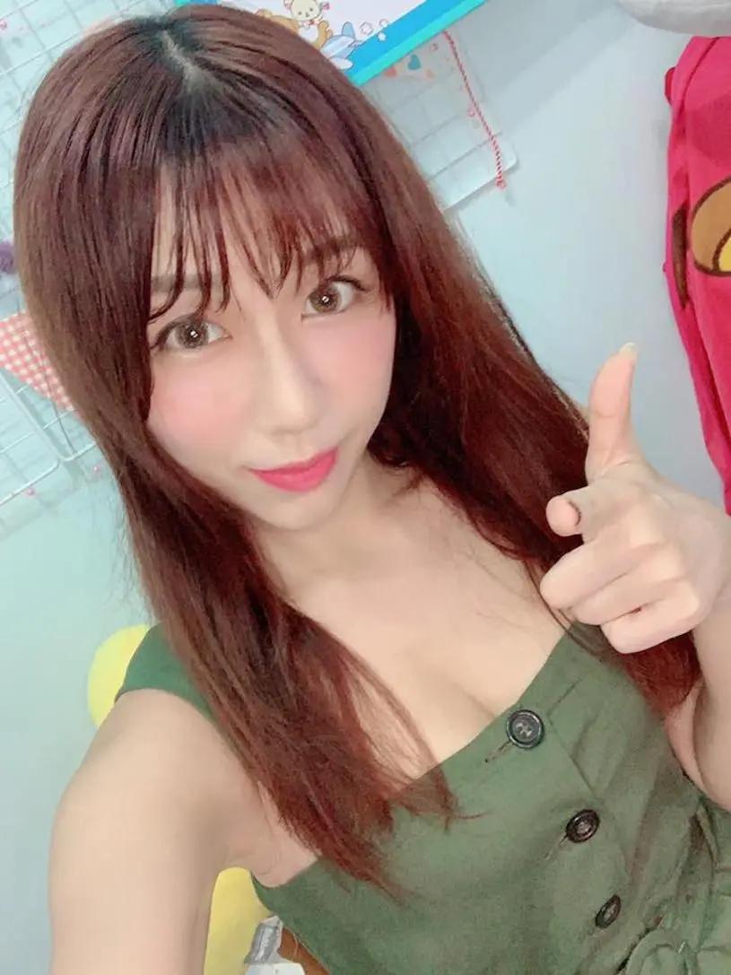 正妹鸭鸭「运动时秀出纤腰」，性感美乳曲线好养眼！-小湿妹图(7)