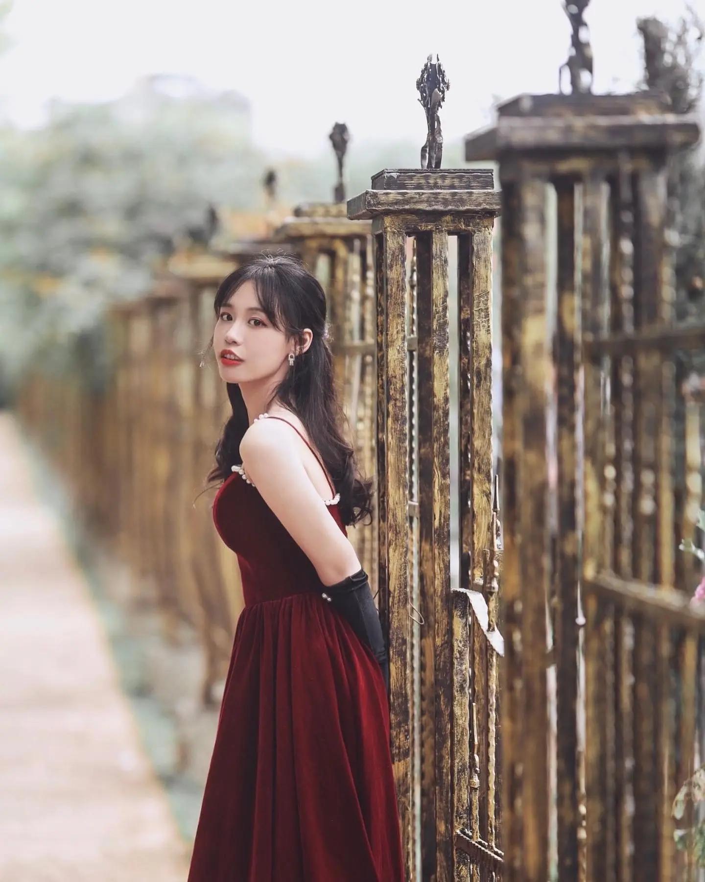 清大兼职音乐家教有著雪乳与完美身材 网：我想上音乐课了(9)