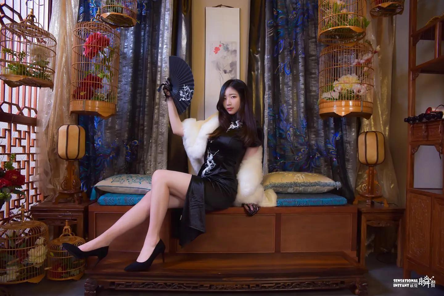 「夜雨」超凶悍美乳画面好迷人！美的让人忘了眨眼，「乳罩深沟」甜甜的！(2)