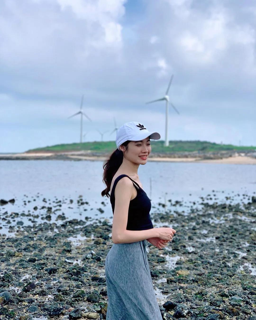 超正气质音乐才女！「林欣」甜笑灿烂笑眼超勾人，销魂拉琴模样让人视觉听觉一起沈醉！-小湿妹图(10)