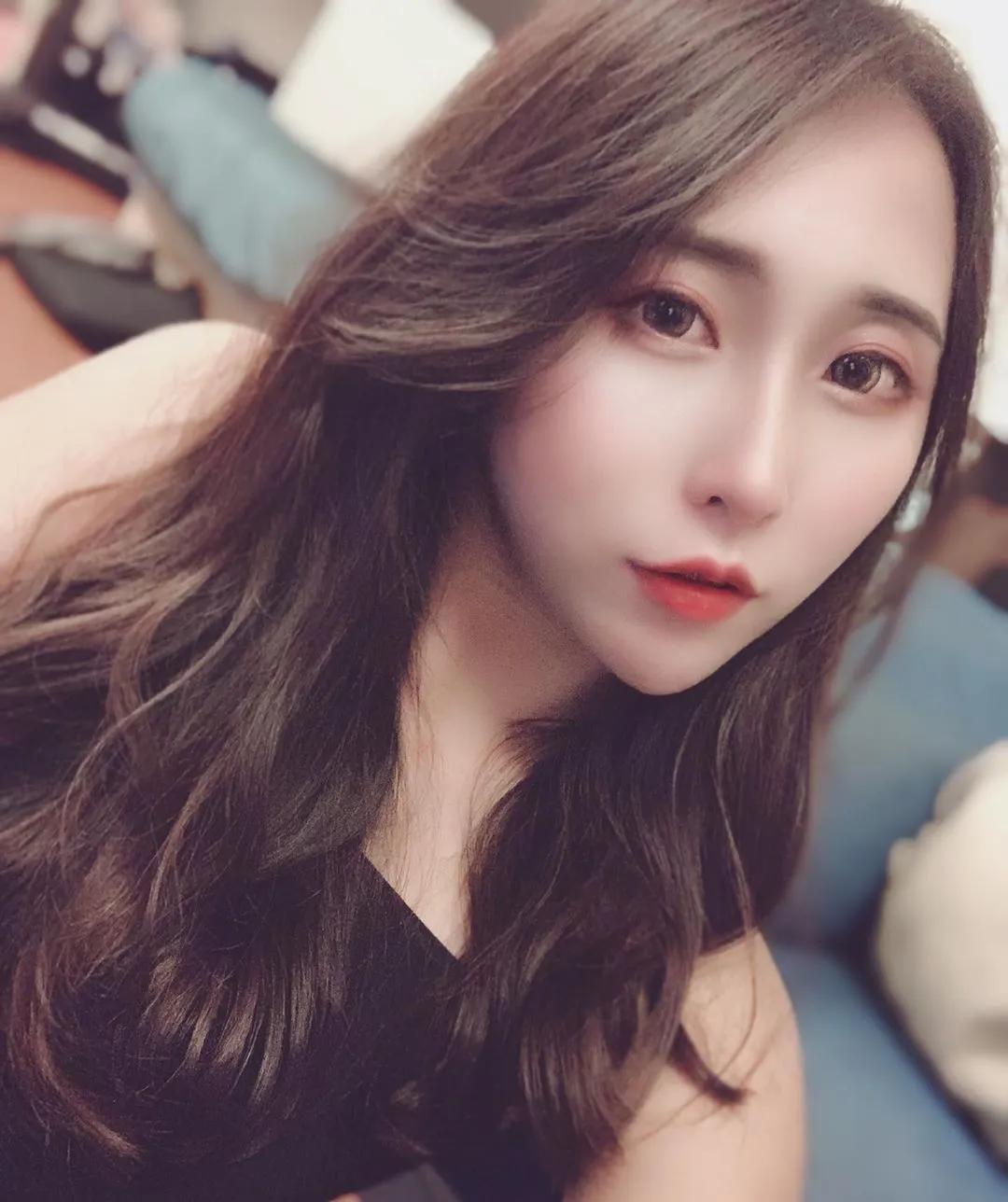 柴柴 甜美大眼超迷人 根本就是天菜级女神