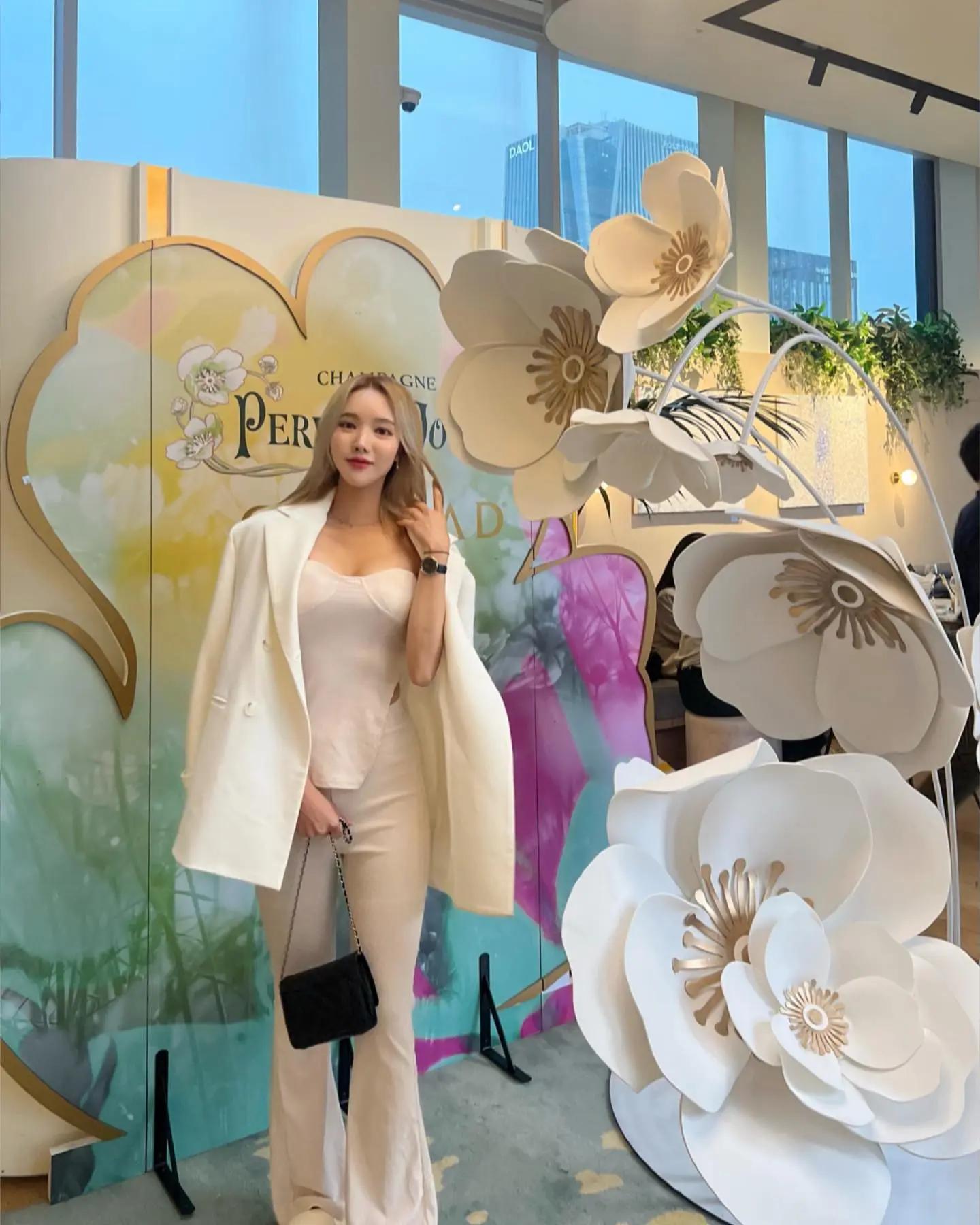 Lee Jin(李珍)详情介绍-Lee Jin(李珍)美图小说-Lee Jin(李珍)美图小说-迅雷下载-磁力-奶很大-naihendauou.lol(51)